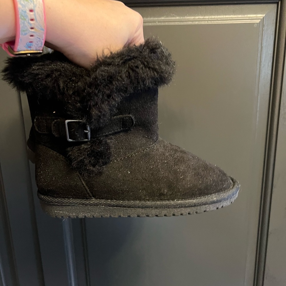 VGUC Children’s Place Sherpa Boots sz 11
